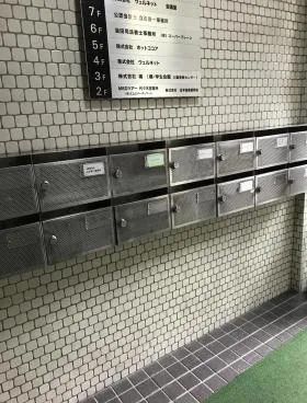 新宿カメヤビルの外観