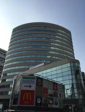 青山オーバルビルの外観