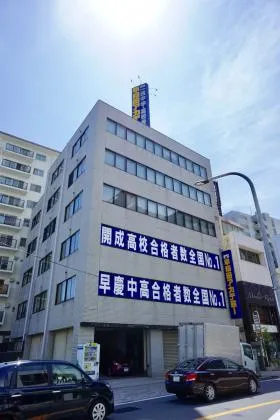 市川トーセイ(旧:ジブラルタ生命市川)ビルの外観