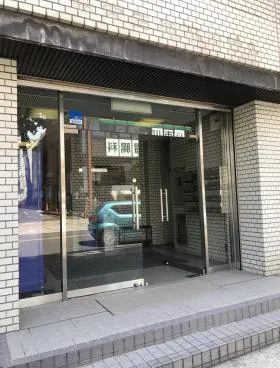市川トーセイ(旧:ジブラルタ生命市川)ビルの外観