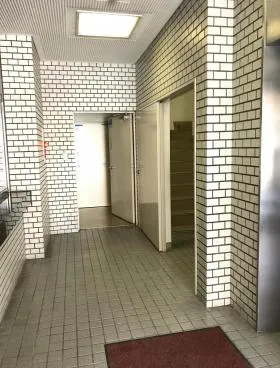 市川トーセイ(旧:ジブラルタ生命市川)ビルの外観