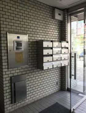 市川トーセイ(旧:ジブラルタ生命市川)ビルの外観