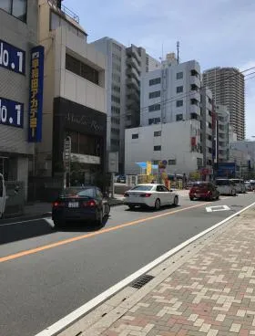 市川トーセイ(旧:ジブラルタ生命市川)ビルの外観