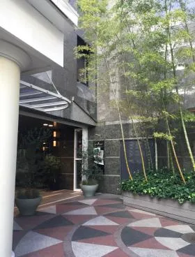 リビエラ南青山B館ビルの外観