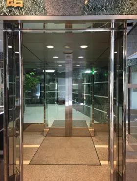 リビエラ南青山B館ビルの外観