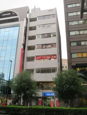 上野ビルの外観