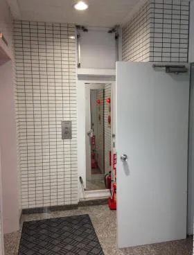 上野ビルの外観