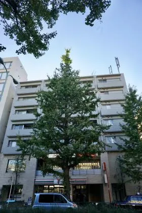 白金台アパートメントビルの外観