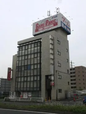 英和ビルの外観