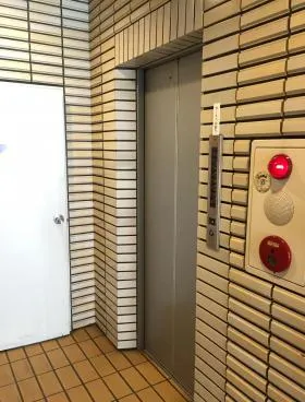 大広ビルの外観