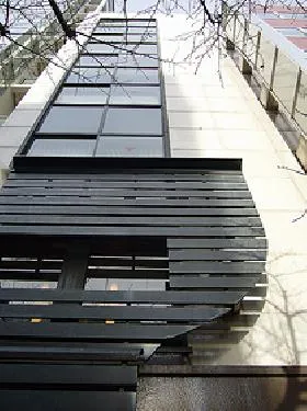 荘栄建物ビルの外観