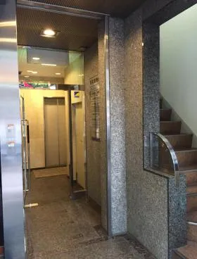 荘栄建物ビルの外観