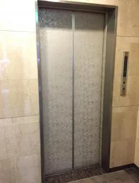 荘栄建物ビルの外観