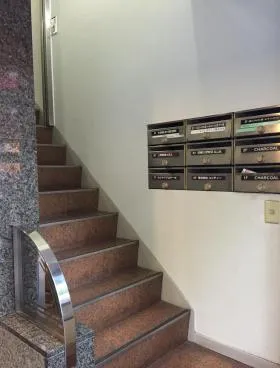 荘栄建物ビルの外観