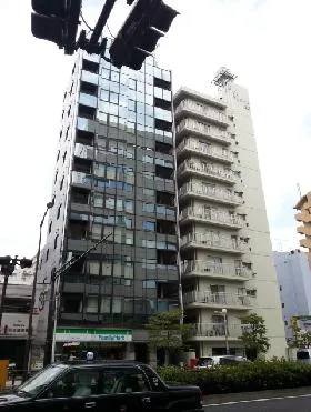 三田レオマビルの外観