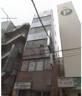 綿引ビルの外観