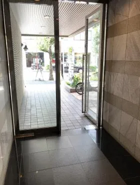 ルネスE.B.Iビルの外観