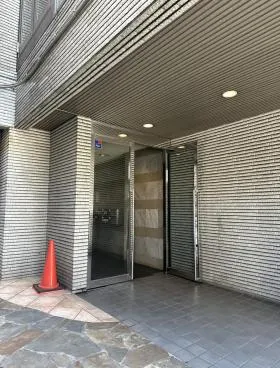 ルネスE.B.Iビルの外観