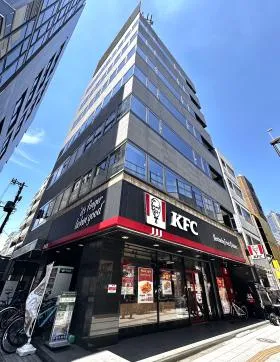 初台AIビルの外観