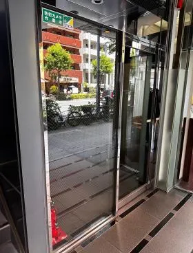 OYAビルの外観