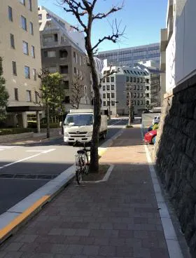 石油健保ビルの外観