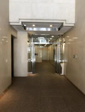 下山関内ビルの外観