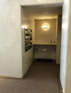 下山関内ビルの外観