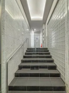 TRANS-神谷町(ザイマックス神谷町)ビルの外観