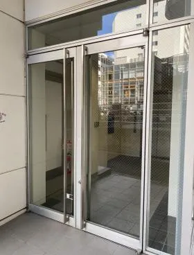 サンドー原宿ビルの外観
