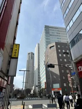西新宿Ayaビルの外観