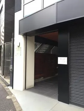 新宿WEST COURTビルの外観