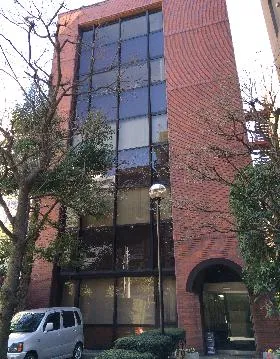ソテイラビルの外観