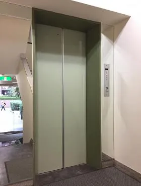 ソテイラビルの外観