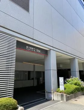 安全ビルの外観