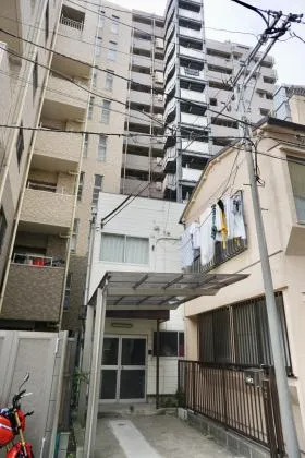 瀧口貸事務所ビルの外観