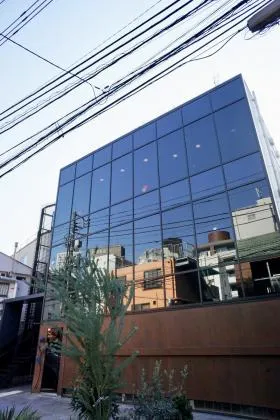 Nishiazabu Show Caseの外観