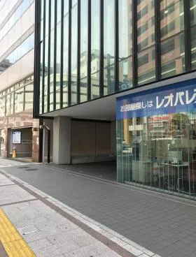 船橋スカイビルの外観