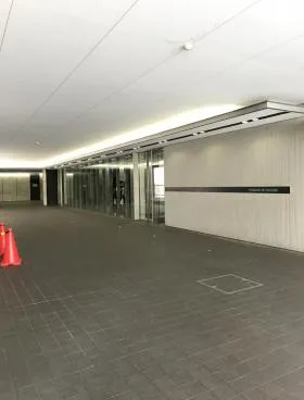 船橋スカイビルの外観