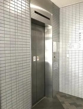 ホーメスト船橋ビルの外観
