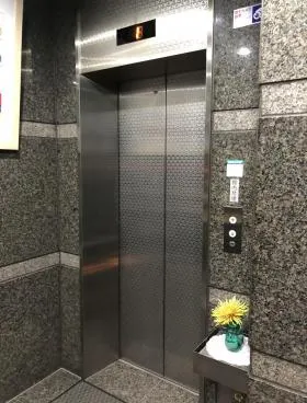 新橋第二中ビルの外観