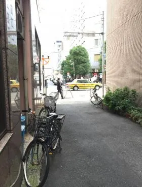 能登治ビルの外観
