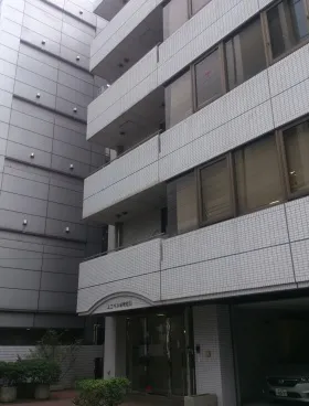 ユニベル田町ビルの外観