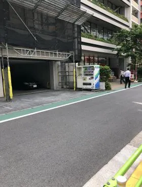 ユニベル田町ビルの外観