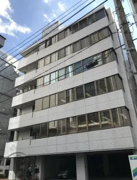 ユニベル田町ビルの外観