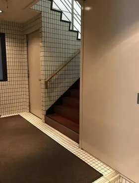 ニュー三栄ビルの外観