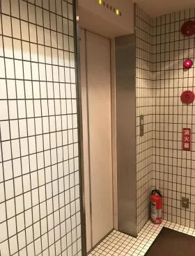 ニュー三栄ビルの外観