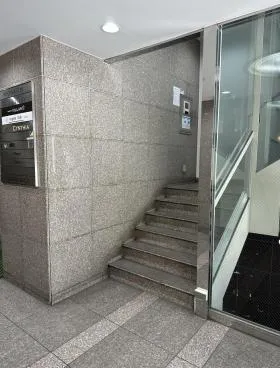 塚田ビルの外観