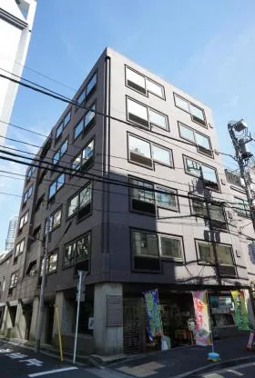 新橋安達ビルの外観