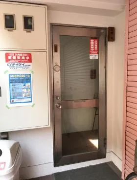 花岡ビルの外観