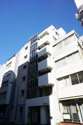 新橋緑ビルの外観